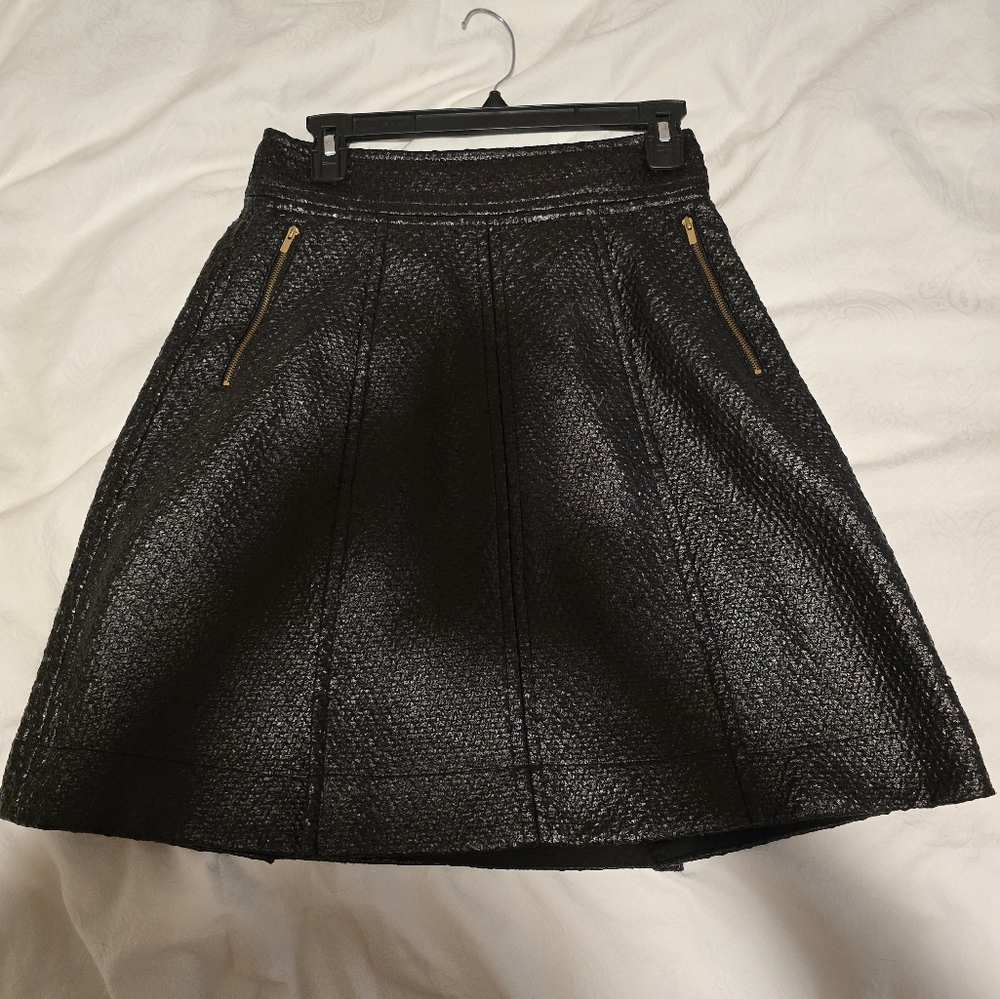 Shiny Black Trendy Banana Republic Skirt with gold zippers, Size 2